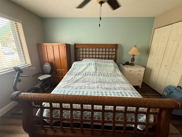 24 Lexington Ln W A, Palm Beach Gardens, FL 33418