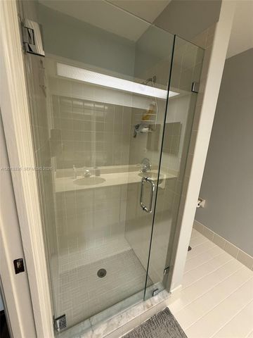 24 Lexington Ln W A, Palm Beach Gardens, FL 33418