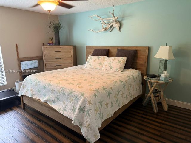 24 Lexington Ln W A, Palm Beach Gardens, FL 33418
