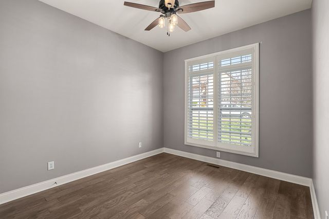 1018 Isaac Franklin Dr, Gallatin, TN 37066