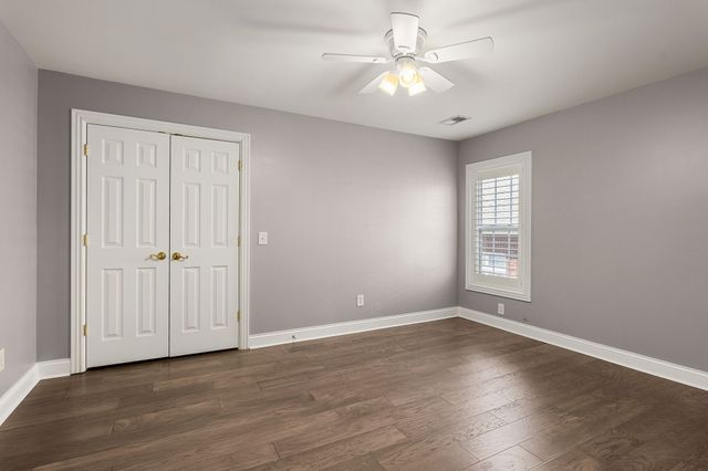 1018 Isaac Franklin Dr, Gallatin, TN 37066