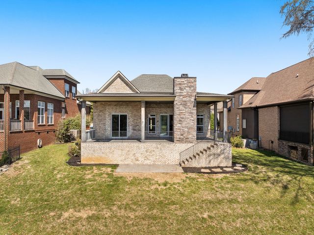 1018 Isaac Franklin Dr, Gallatin, TN 37066