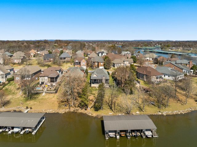 1018 Isaac Franklin Dr, Gallatin, TN 37066