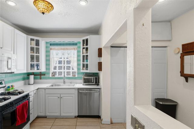 530 S 7TH STREET, Lake Wales, FL 33853