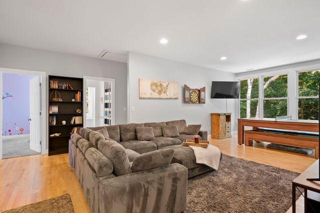 1 Deer Track Lane, Concord, NH 03301