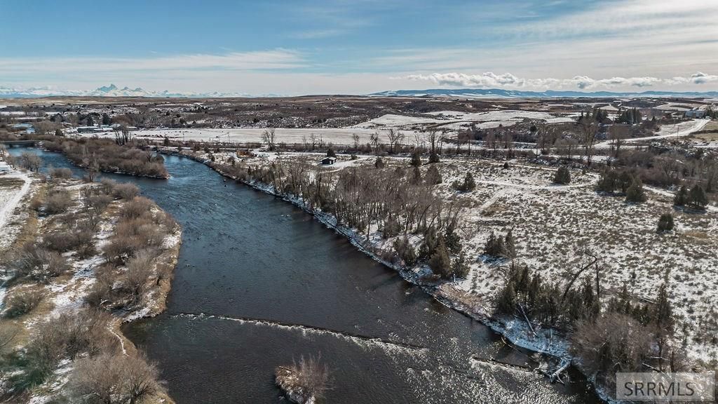 Image 8 of property listing at 808 Fall River Springs Lane, Chester, ID 83421