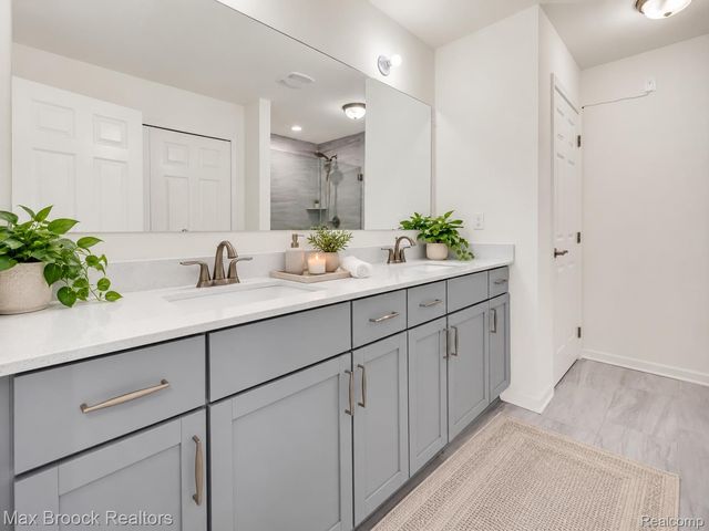 20809 Gidran Drive, Lyon Charter Township, MI 48178