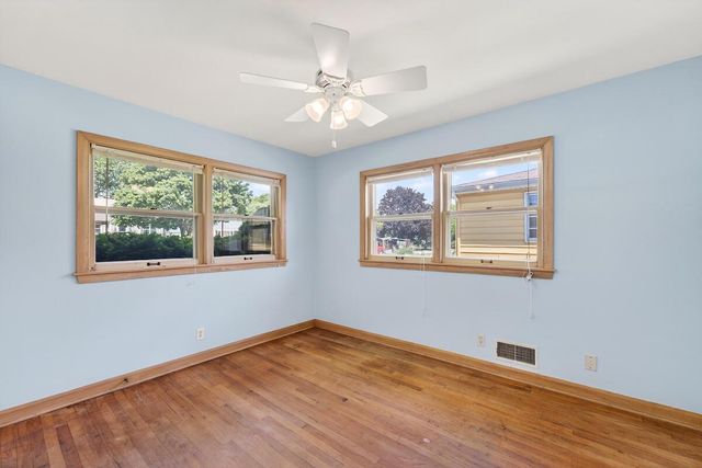 1001 Oregon STREET, Racine, WI 53405