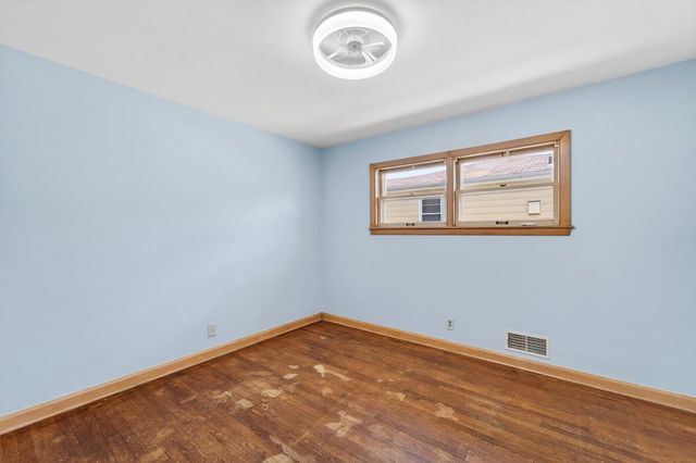 1001 Oregon STREET, Racine, WI 53405