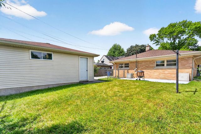 1001 Oregon STREET, Racine, WI 53405