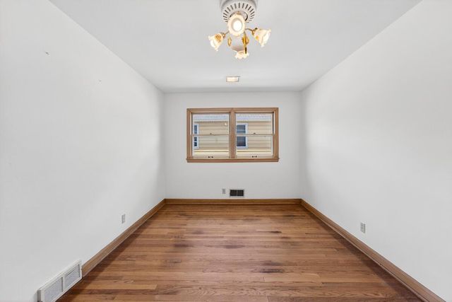 1001 Oregon STREET, Racine, WI 53405