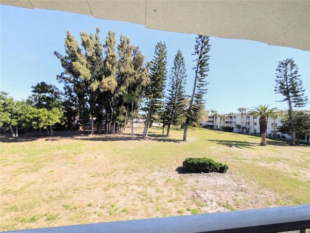 2535 FLAMINGO BOULEVARD L23, Bradenton, FL 34207