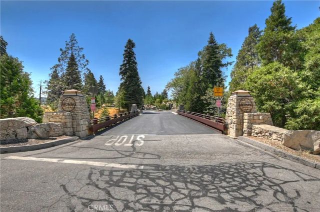 115 Mill Pond, Lake Arrowhead, CA 92352