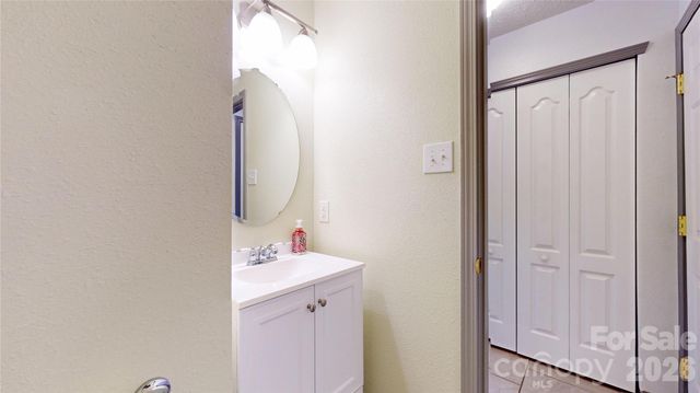 746 Ladino Lane, Clover, SC 29710