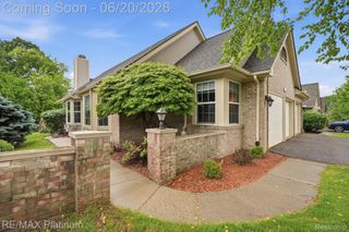 814 Whisperwood Drive, Fenton, MI 48430