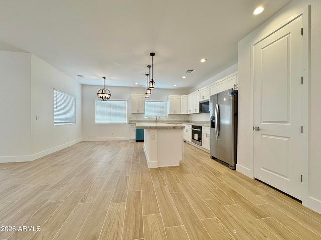 1561 N HIMOSA Drive, Casa Grande, AZ 85122