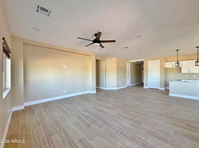 1561 N HIMOSA Drive, Casa Grande, AZ 85122