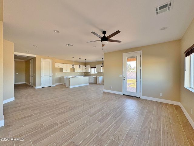 1561 N HIMOSA Drive, Casa Grande, AZ 85122
