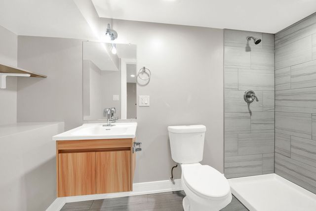 7725 S Albany Avenue, Chicago, IL 60652