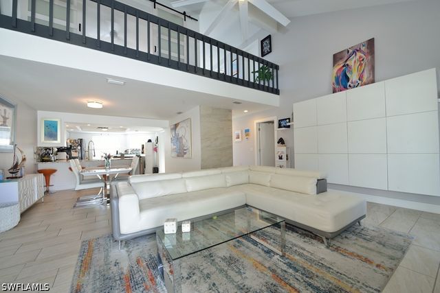 878 Meadowland DR 2-22, Naples, FL 34108