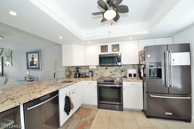 878 Meadowland DR 2-22, Naples, FL 34108