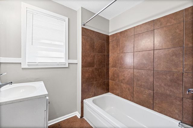 4253 COTTONWOOD RD, Memphis, TN 38118