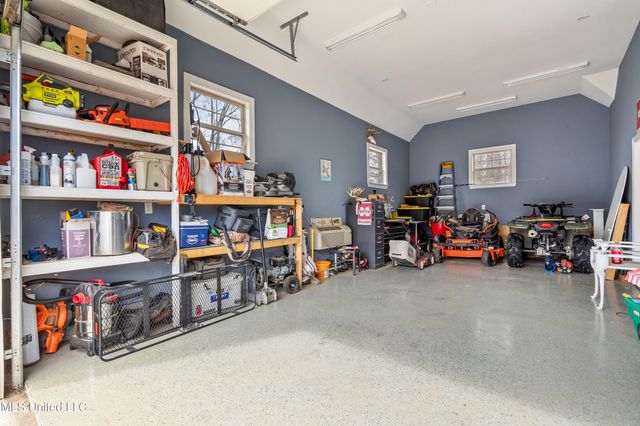 1547 N Breckenridge Drive, Nesbit, MS 38651