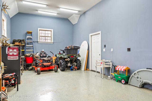 1547 N Breckenridge Drive, Nesbit, MS 38651