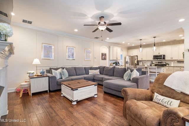 1547 N Breckenridge Drive, Nesbit, MS 38651