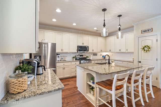 1547 N Breckenridge Drive, Nesbit, MS 38651