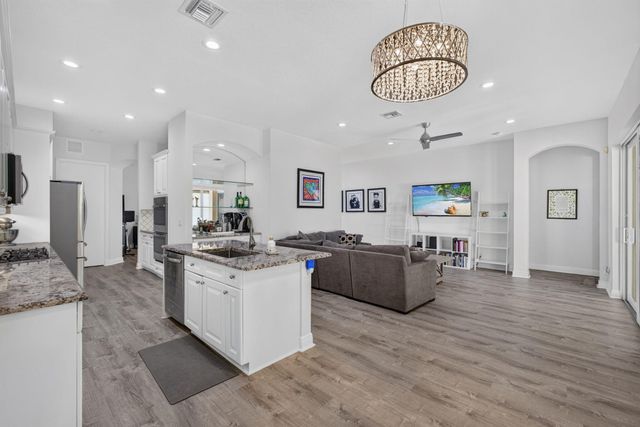136 Casa Grande Court, Palm Beach Gardens, FL 33418
