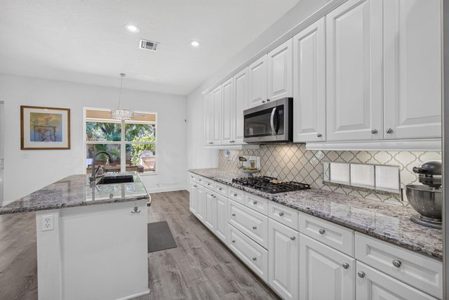 136 Casa Grande Court, Palm Beach Gardens, FL 33418
