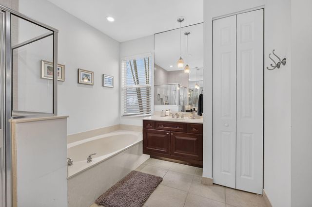 136 Casa Grande Court, Palm Beach Gardens, FL 33418
