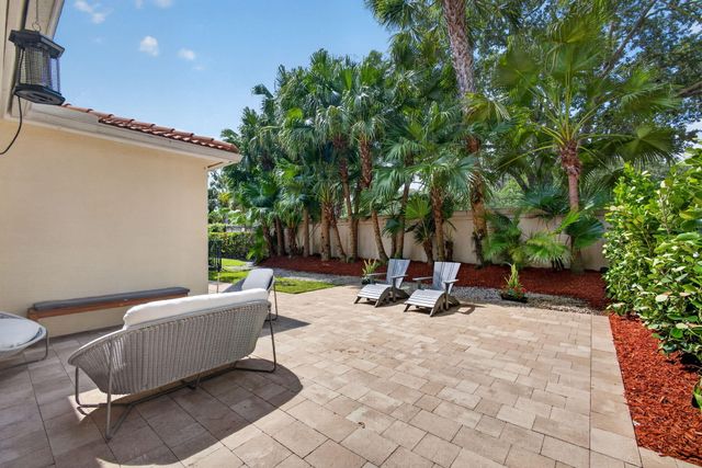 136 Casa Grande Court, Palm Beach Gardens, FL 33418