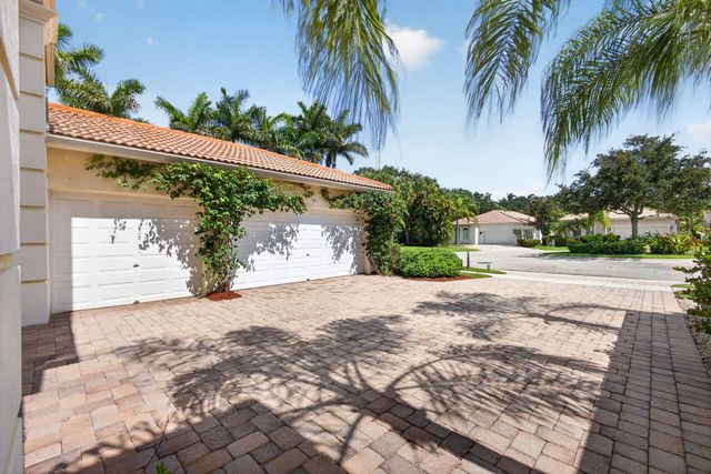 136 Casa Grande Court, Palm Beach Gardens, FL 33418