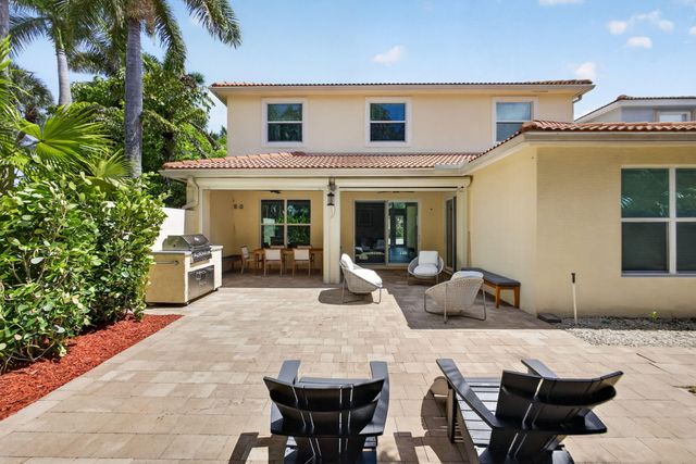 136 Casa Grande Court, Palm Beach Gardens, FL 33418