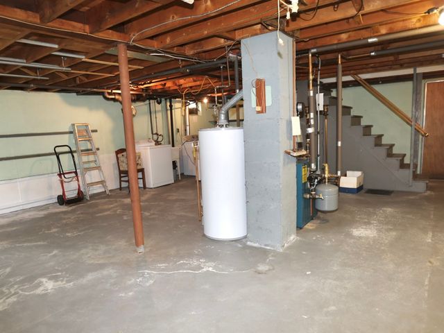 36 Revere St, Worcester, MA 01604