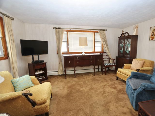 36 Revere St, Worcester, MA 01604