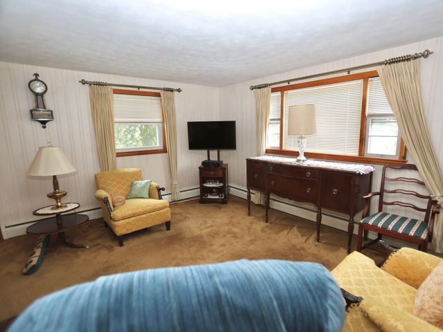 36 Revere St, Worcester, MA 01604