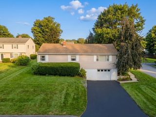 36 Revere St, Worcester, MA 01604
