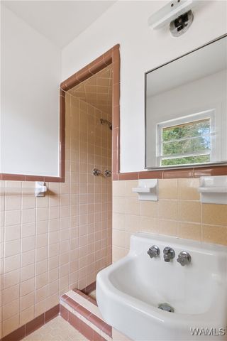 1426 21st E, Tuscaloosa, AL 35404