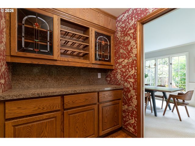 4077 BUCK BRUSH Ln, Lake Oswego, OR 97035
