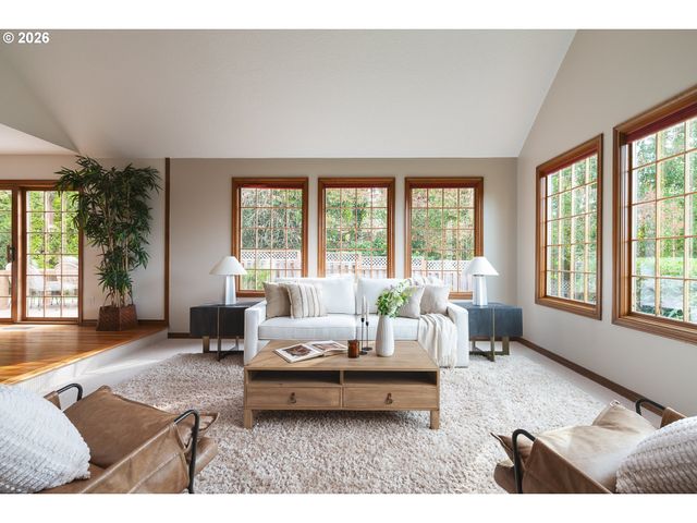 4077 BUCK BRUSH Ln, Lake Oswego, OR 97035