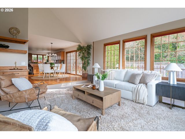 4077 BUCK BRUSH Ln, Lake Oswego, OR 97035