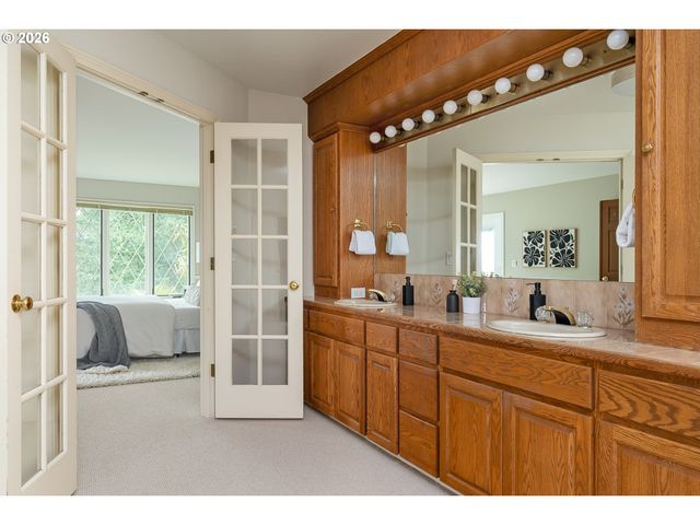 4077 BUCK BRUSH Ln, Lake Oswego, OR 97035