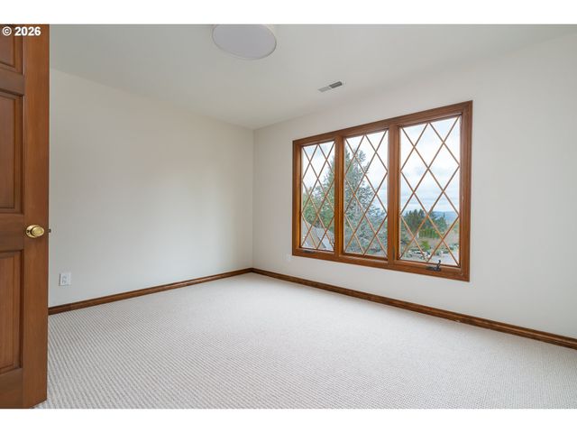 4077 BUCK BRUSH Ln, Lake Oswego, OR 97035