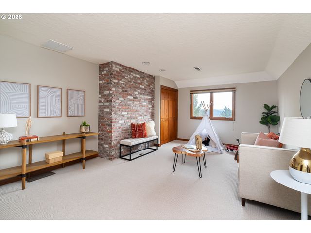 4077 BUCK BRUSH Ln, Lake Oswego, OR 97035