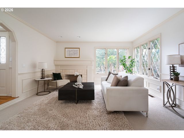 4077 BUCK BRUSH Ln, Lake Oswego, OR 97035