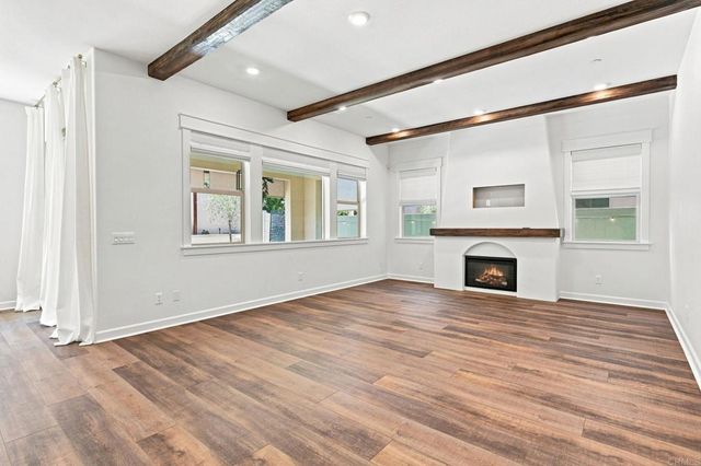 587 Gateway Lane, San Marcos, CA 92078