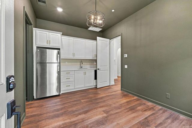 587 Gateway Lane, San Marcos, CA 92078